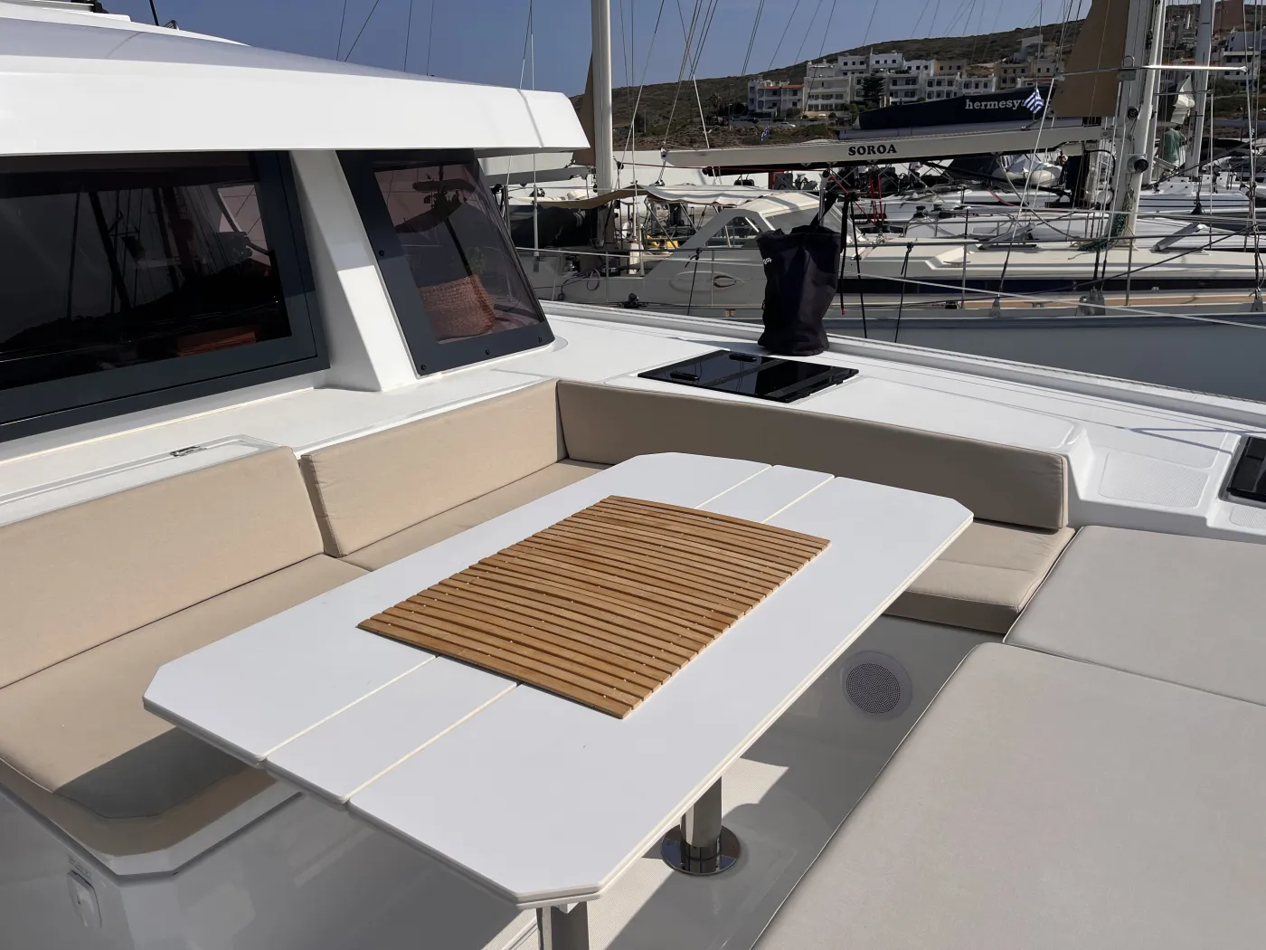 Noni - Catamaran in Anatoliki Attiki