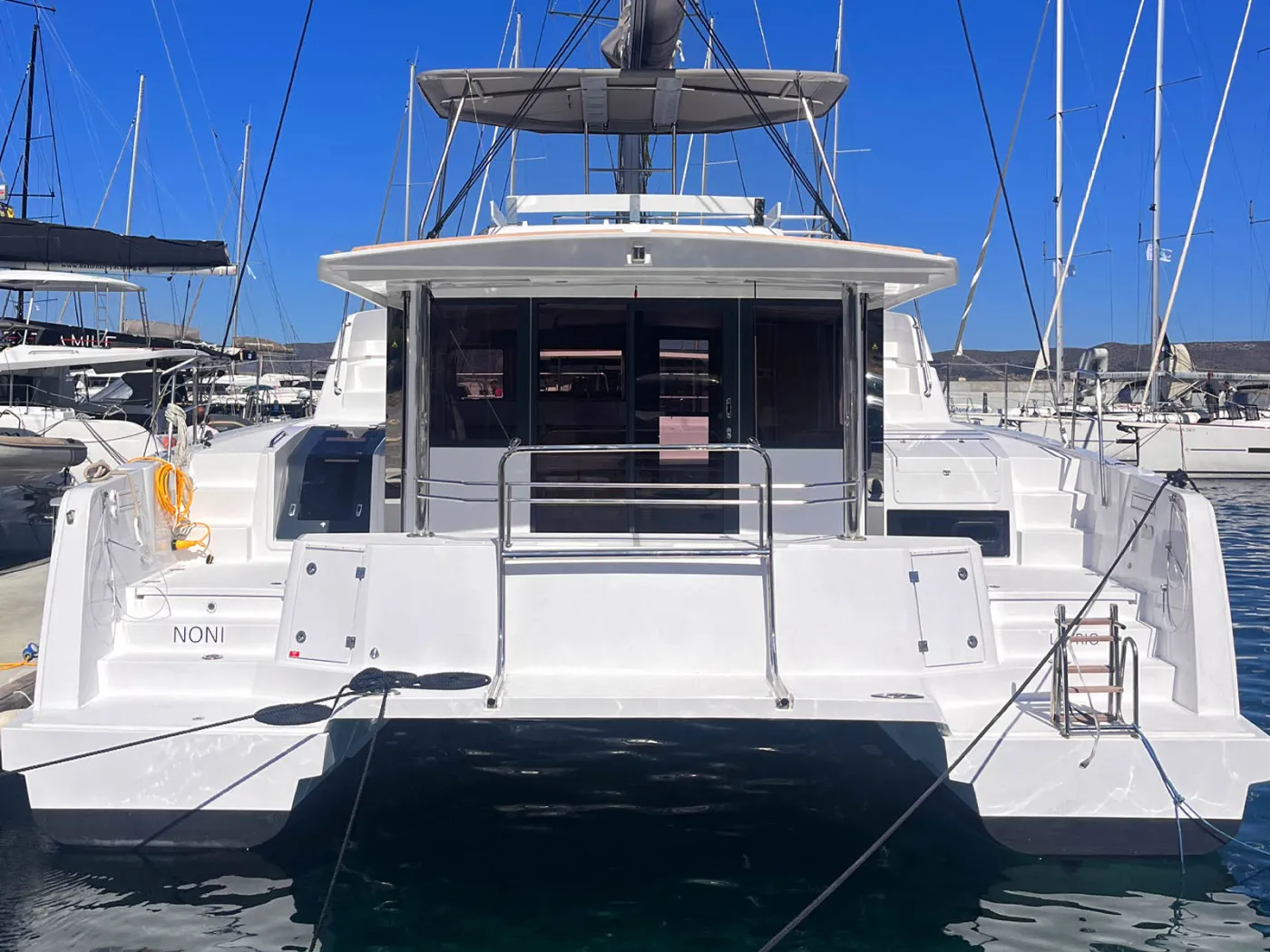 Noni - Catamaran in Anatoliki Attiki