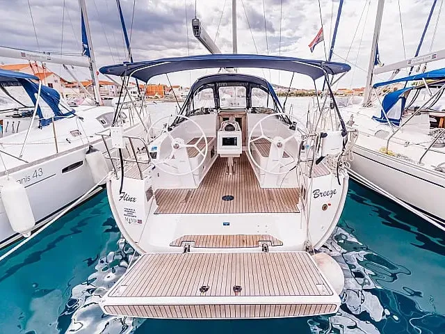 Flinx - Sailboat in Betina
