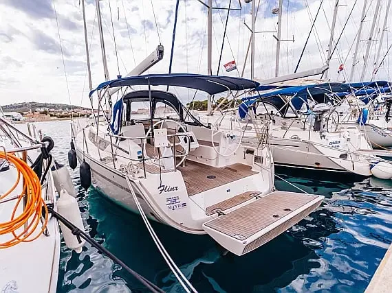 Flinx - Sailboat in Betina