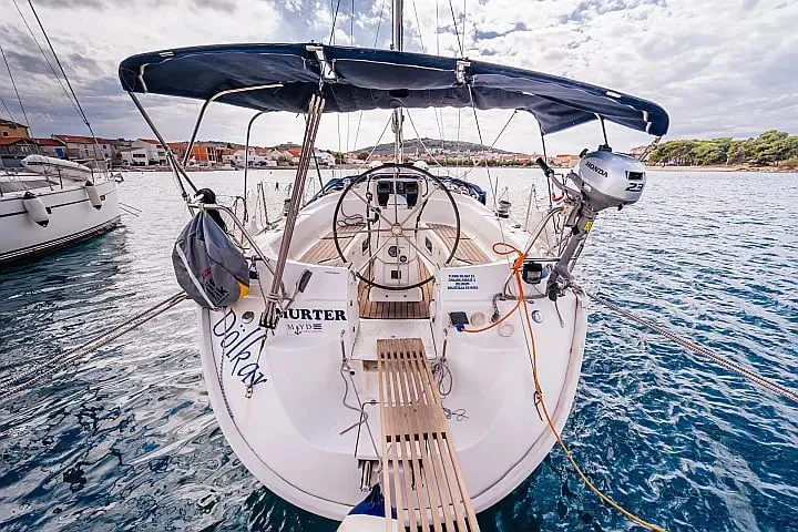 Dolkar - Sailboat in Betina