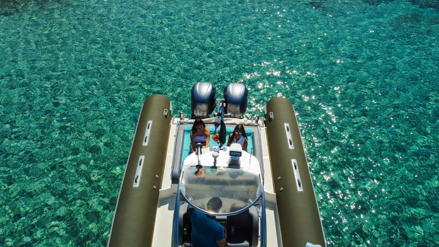 YOLO - Motor Yat içinde Porto Cheli