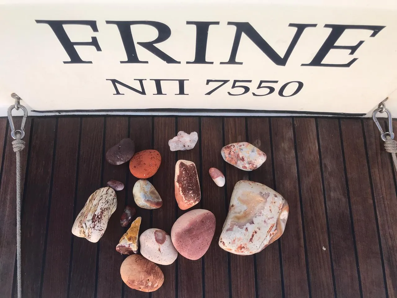 Frine - Yelkenli içinde Naousa