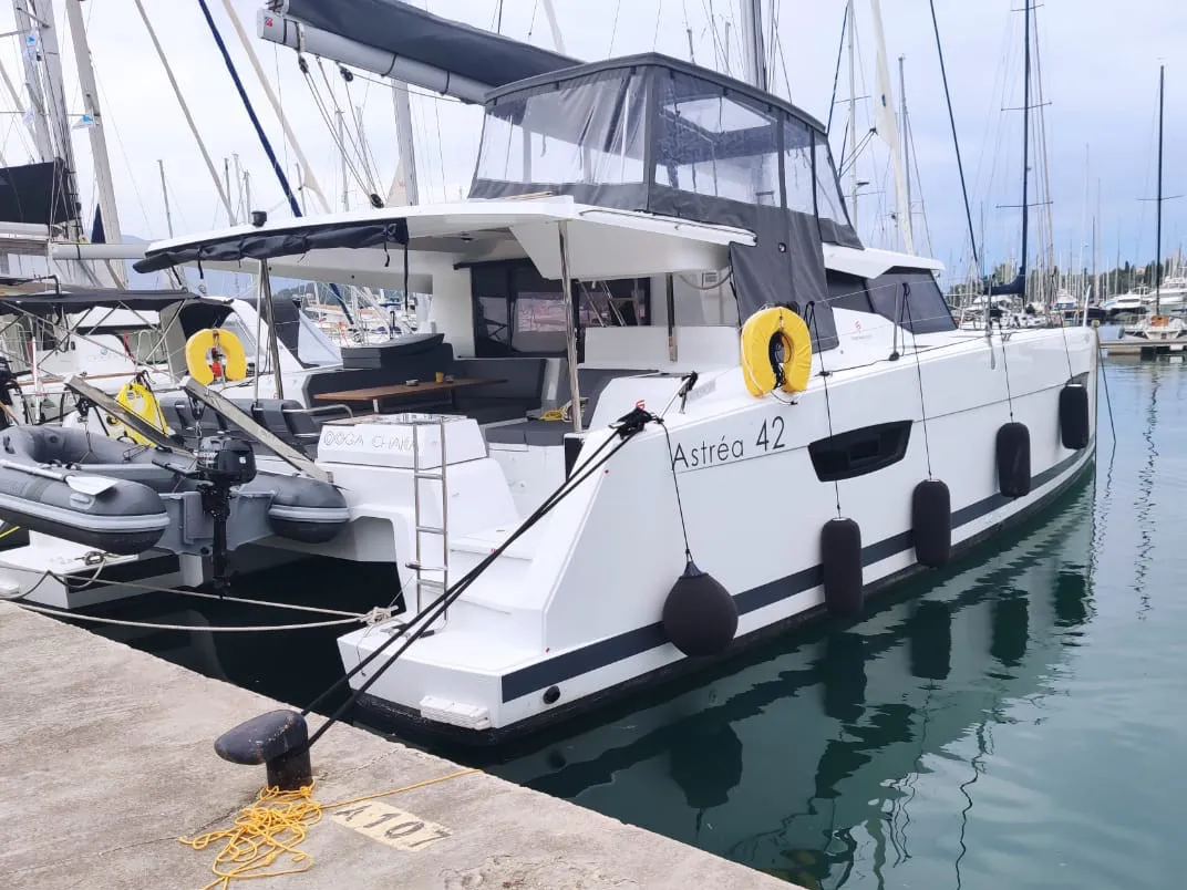 Ooga Chaka - Catamaran in Nikiti