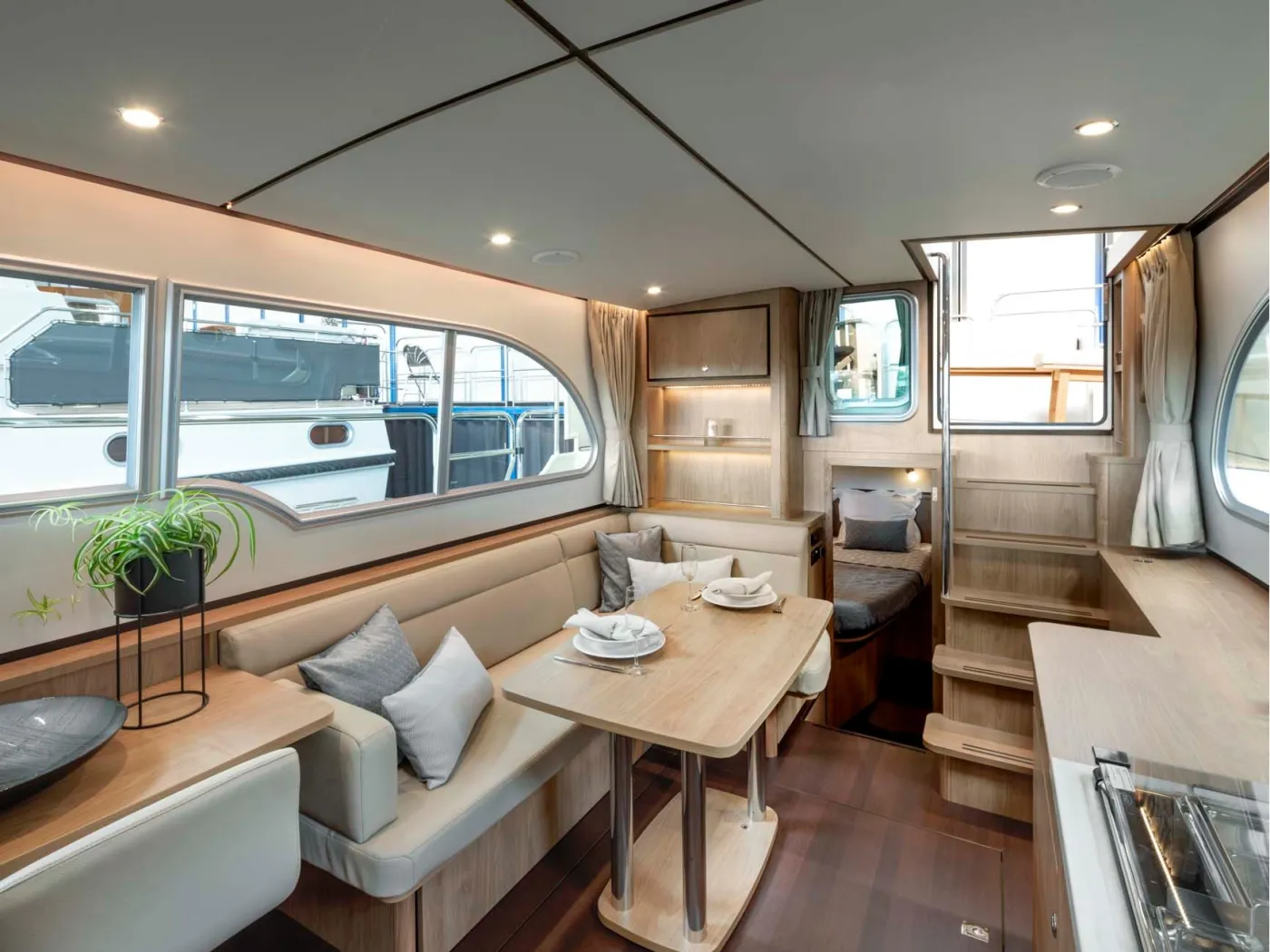 Colonia - Motor Yacht in Kinrooi