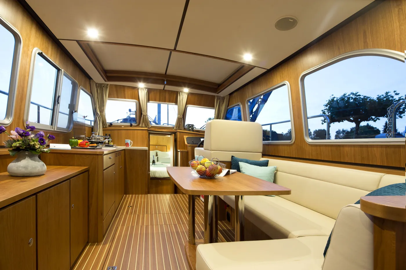 Adagio - Motor Yacht in Kinrooi