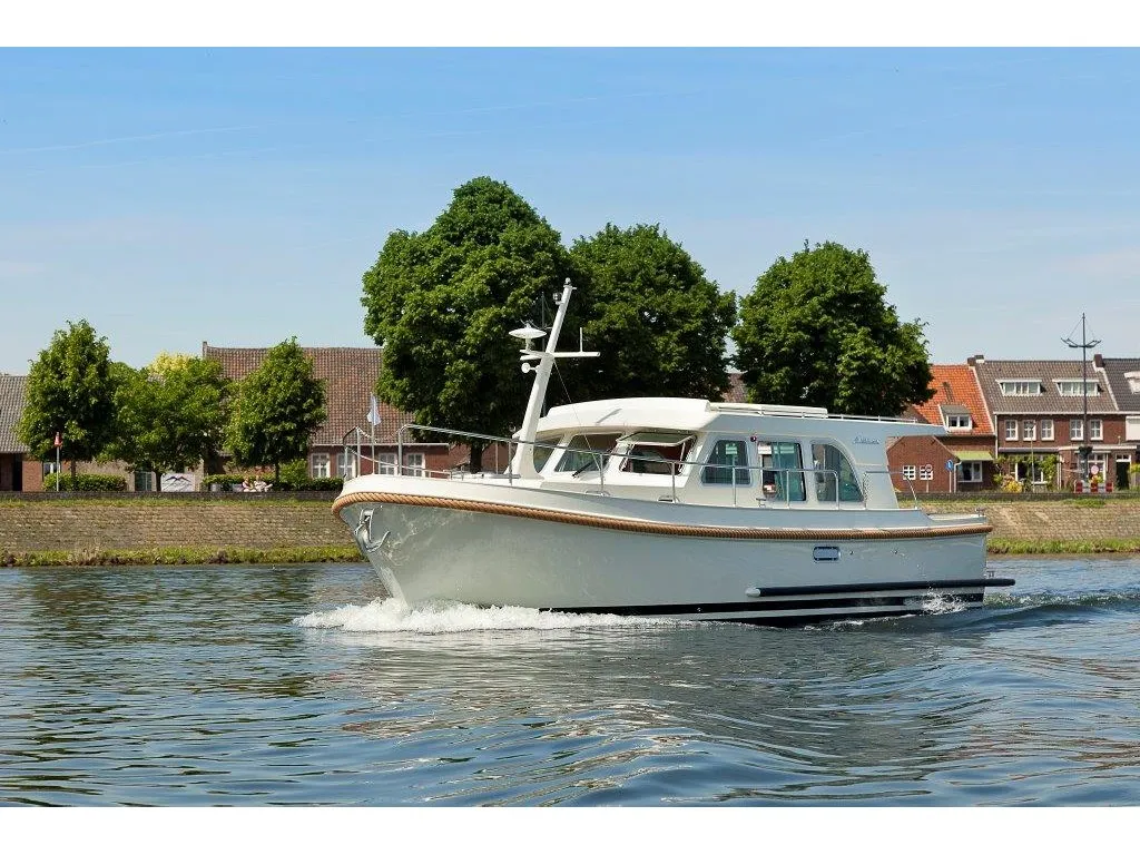 Adagio - Motor Yacht in Kinrooi