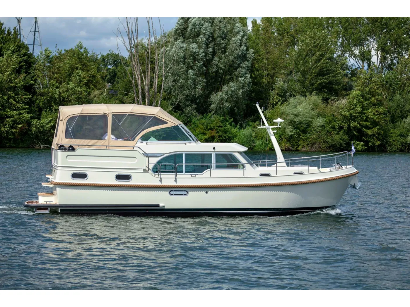 Luna Elise - Motor Yacht in Kinrooi