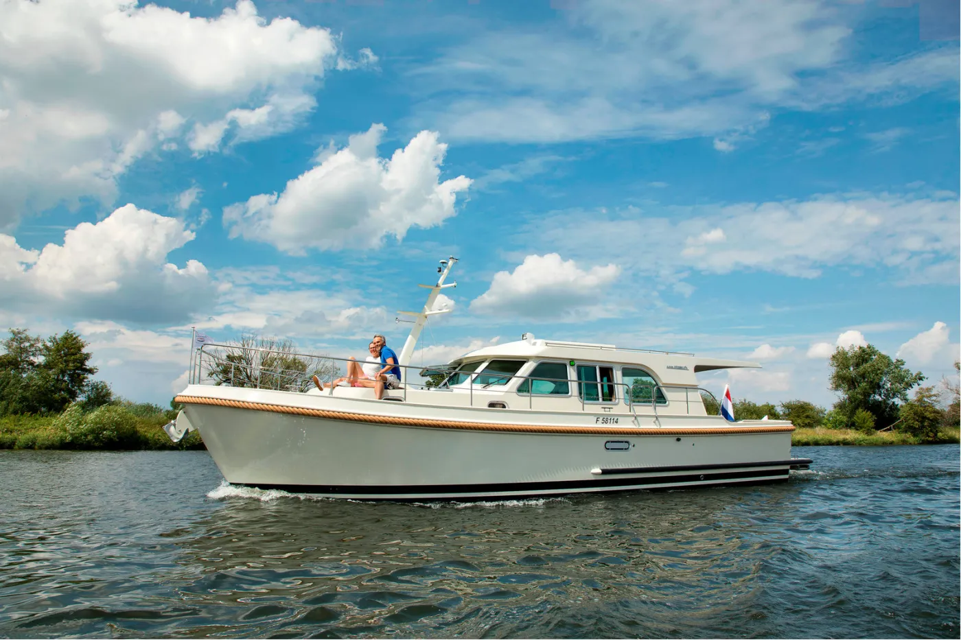 Liberty - Motor Yacht in Heukelum