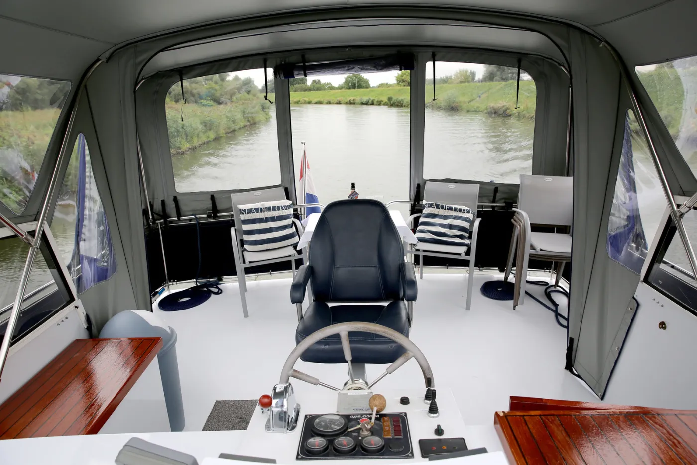 Majoris - Motor Yacht in Heukelum