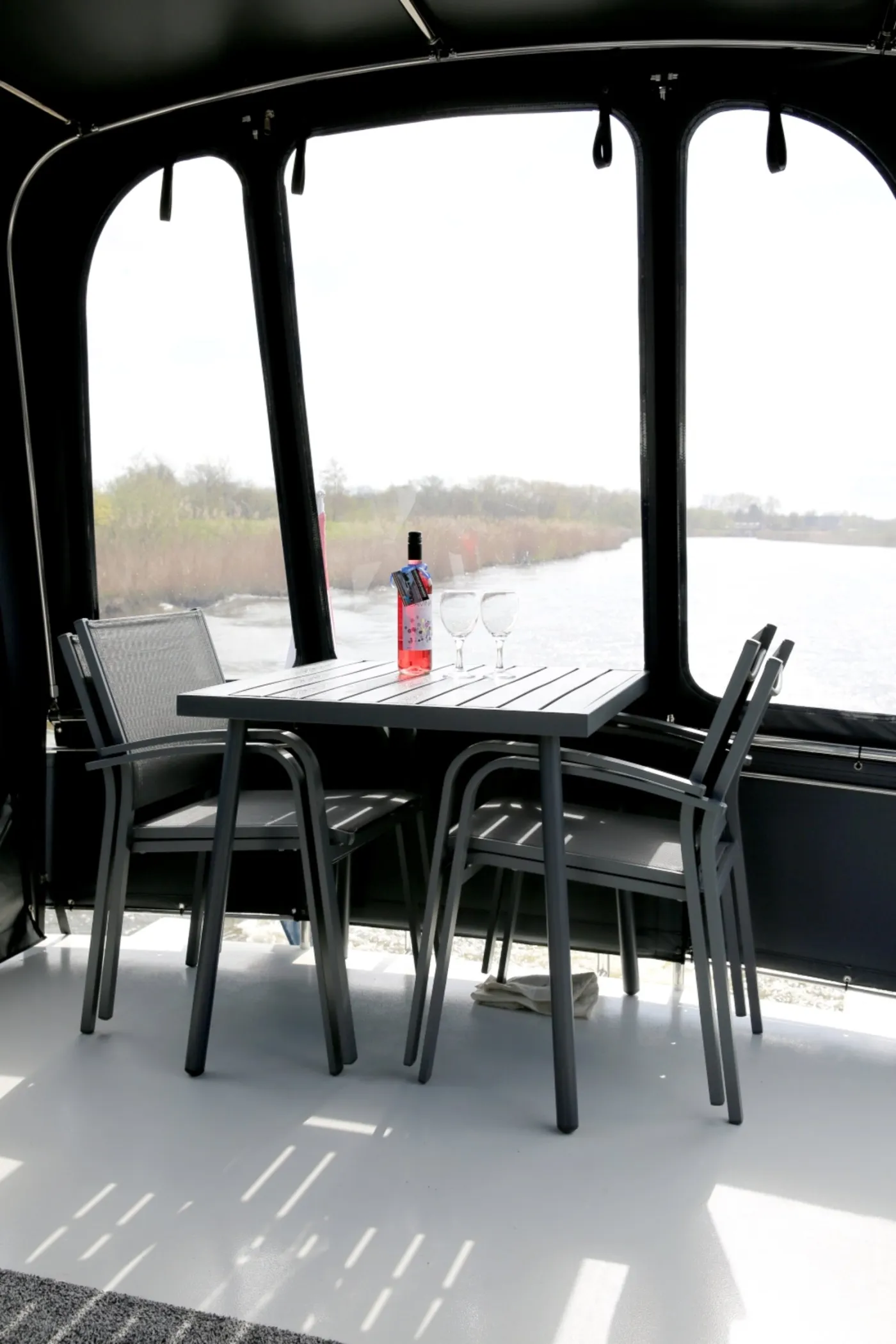 Antaris - Motor Yacht in Heukelum