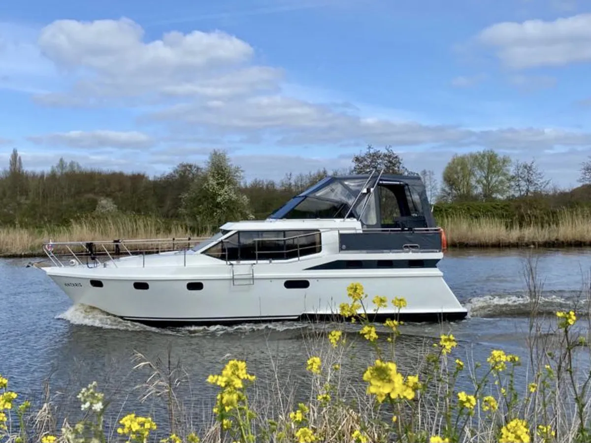 Antaris - Motor Yacht in Heukelum