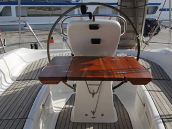 Cockpit table