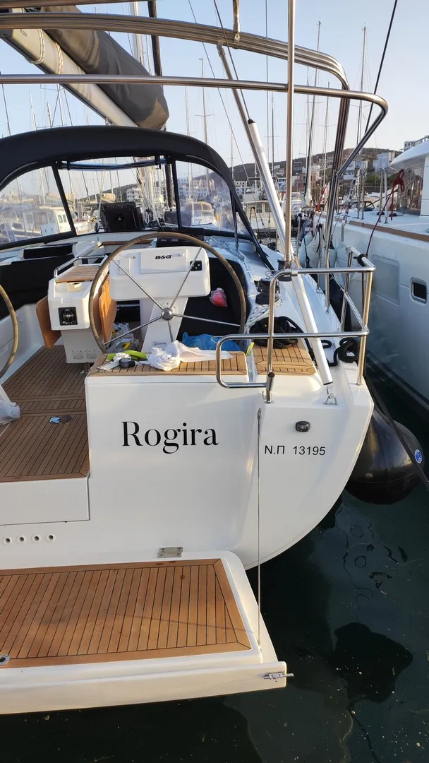 Rogira - Sailboat in Volos