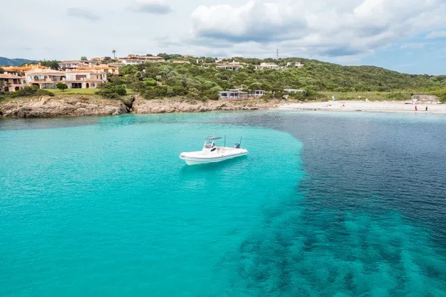 Classic - Motor Yacht in Poltu Quatu