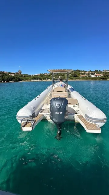 Cap Sun 2023 - Motor Yacht in Poltu Quatu