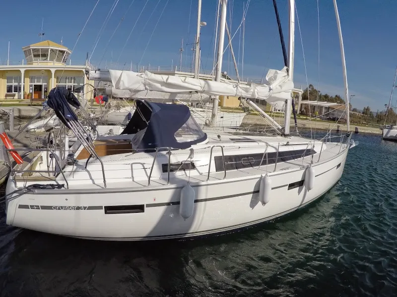 Lady Ann - Sailboat in Kiato
