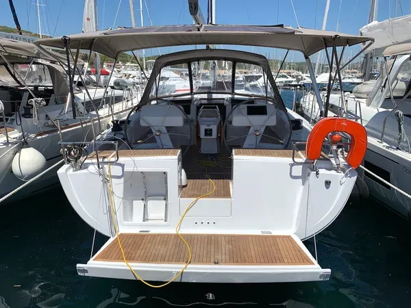 Zoe - Sailboat in Perigiali