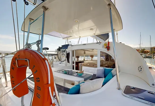 Why Knot - Catamaran in Perigiali