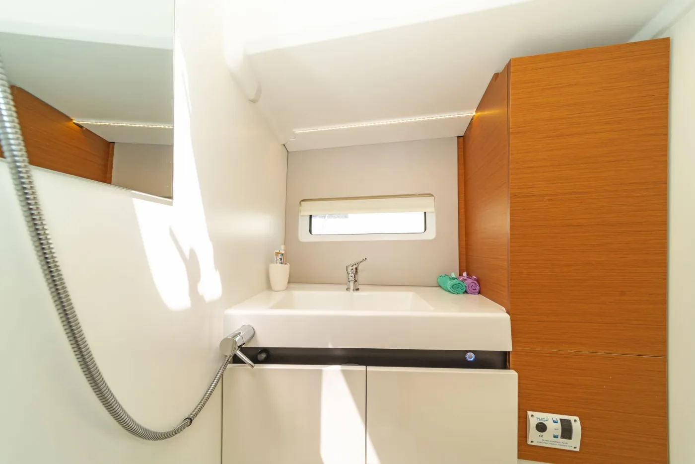 Queens of Utrecht - Sailboat in Perigiali