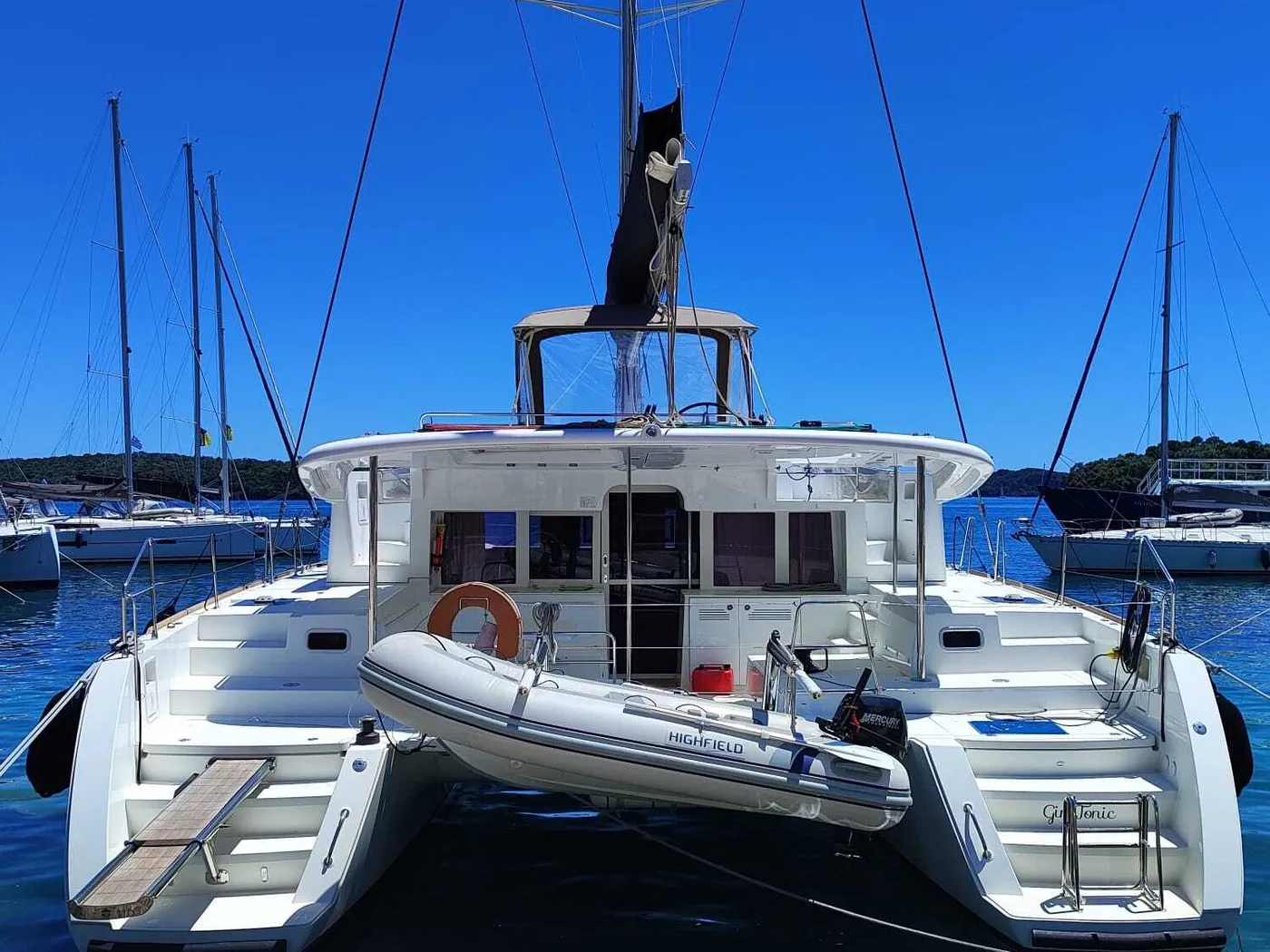 Gin Tonic - Catamaran in Perigiali