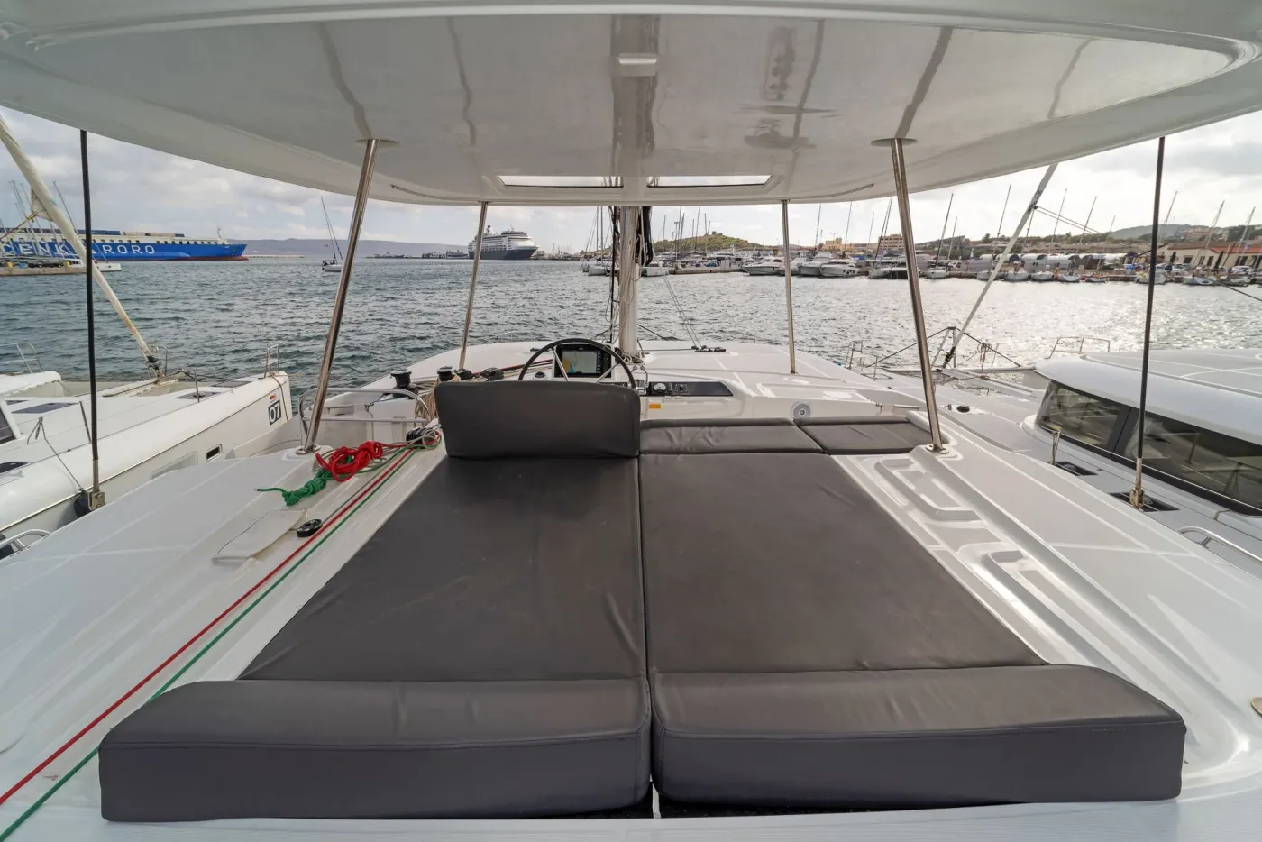 Lizz - Catamaran in Perigiali