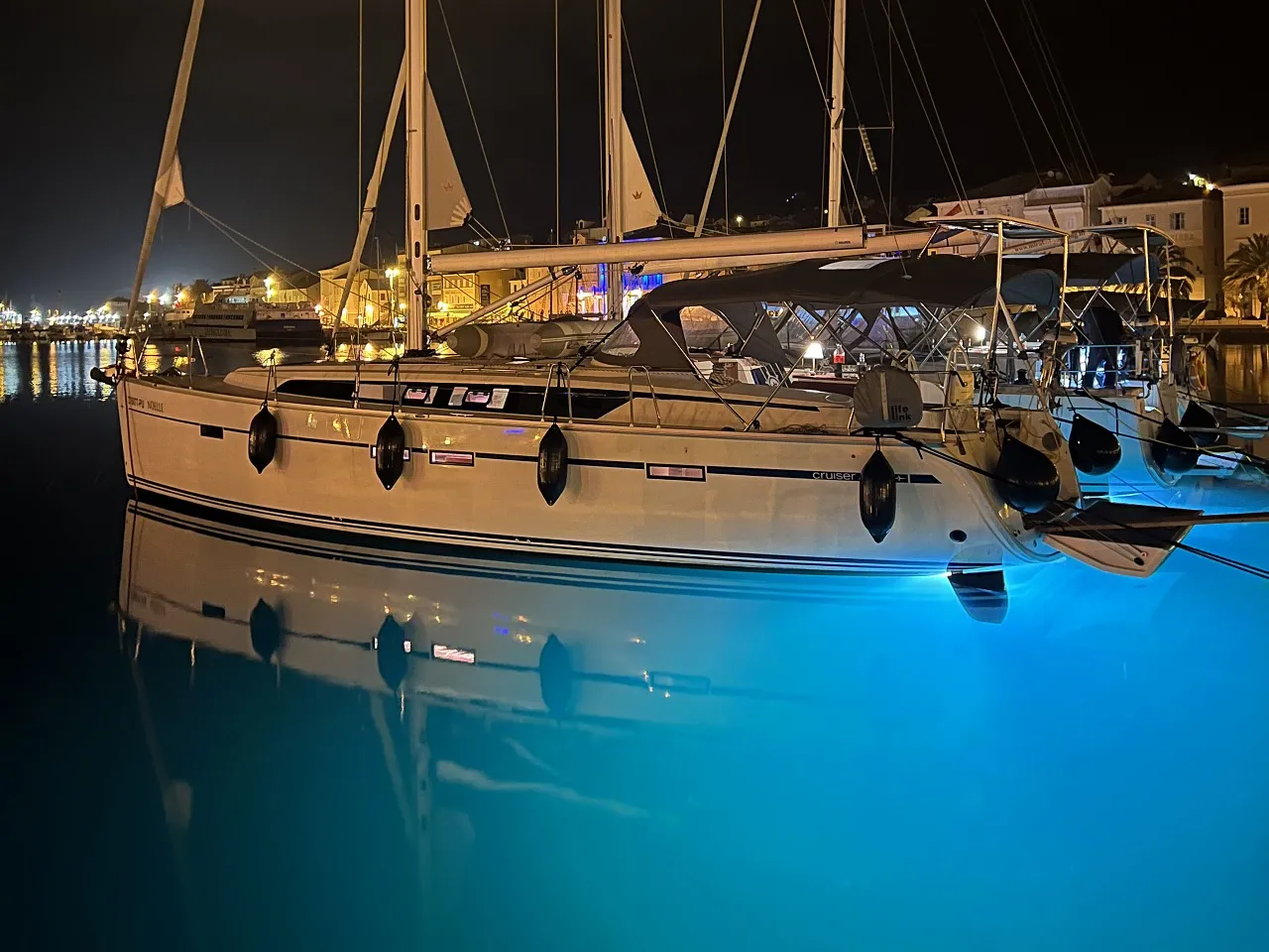 Noelle - Yelkenli içinde Pula