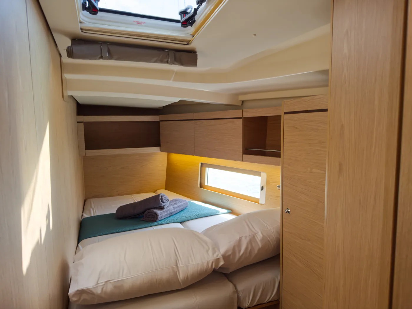 Sail Away (Refit 2025 - A/C - Electric Heads) - Yelkenli içinde Alimos