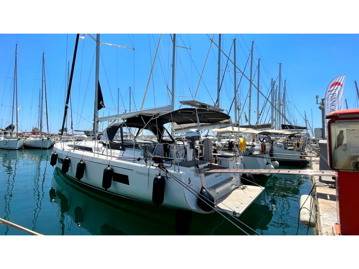 Black Swan (A/C - Generator - 12 pax) - Yelkenli içinde Alimos