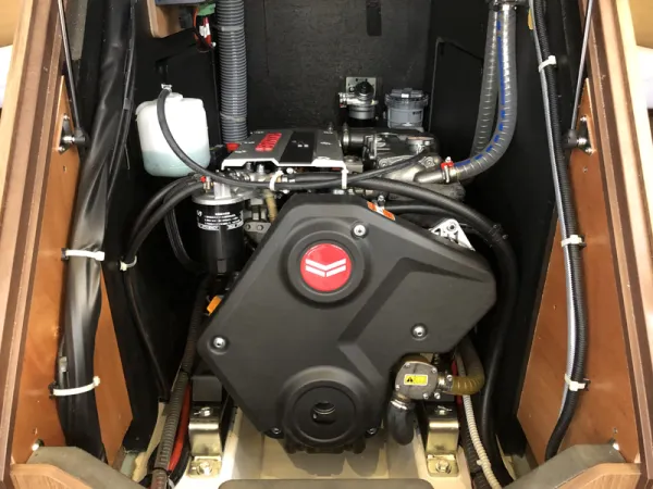 Salt Water (A/C - Generator - Inverter - 12 pax)
