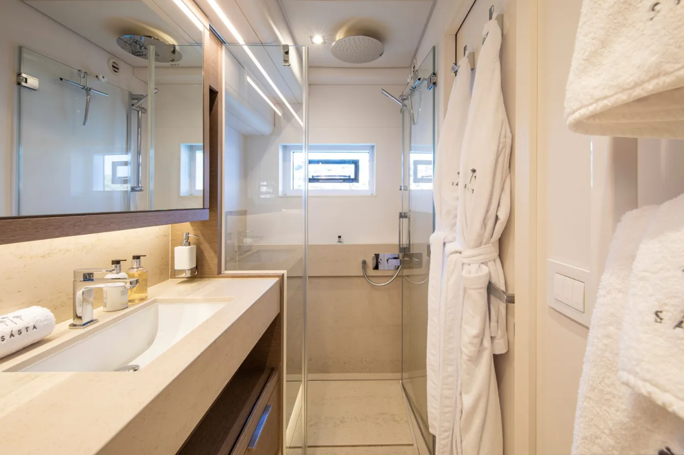 Premium + - Catamaran in Palma