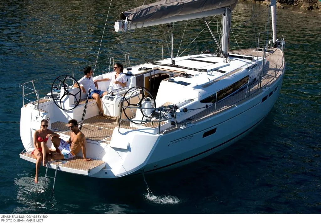 KAOS - Yelkenli içinde Porto Rotondo