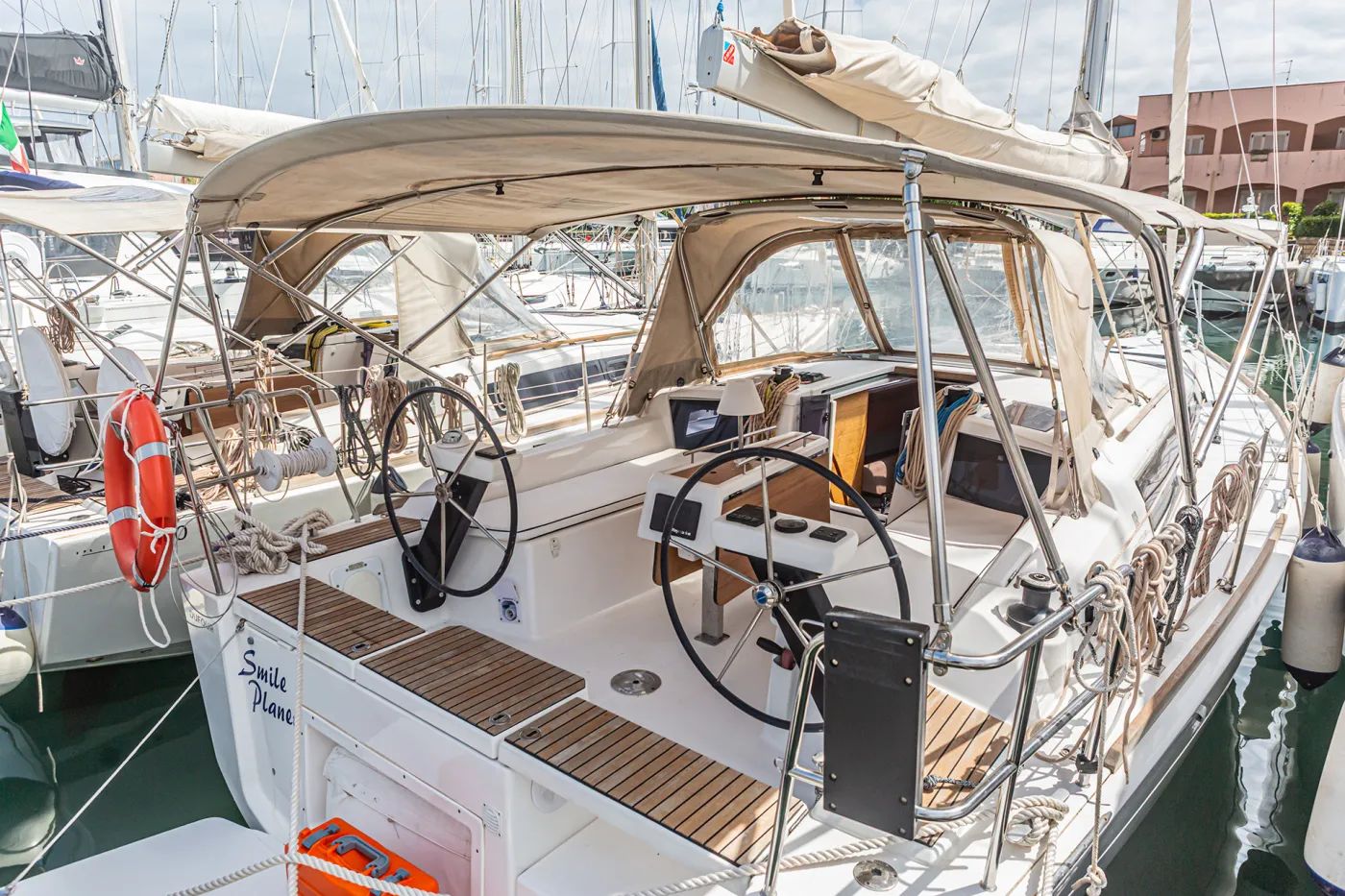 Smile Planet - Sailboat in Tonnarella
