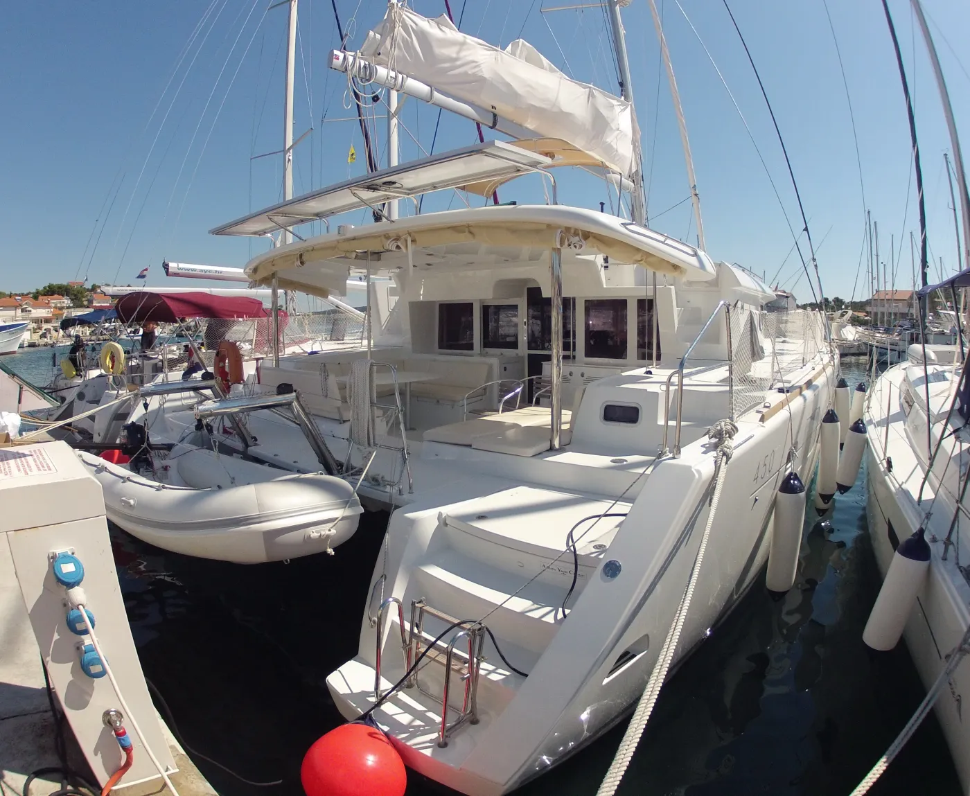 Bevanda - Catamaran in Medulin