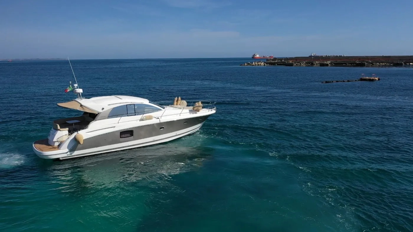 Pato - Motor Yacht in Location 35.8249, 15.2747