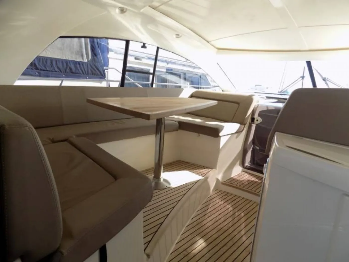 Pato - Motor Yacht in Location 35.8249, 15.2747