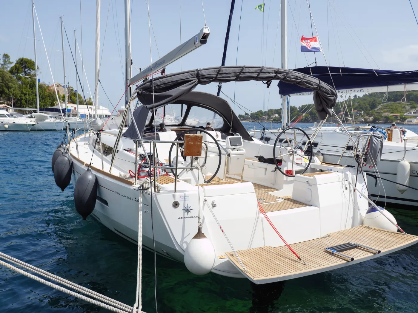 TORTUGA - Sailboat in Rogač