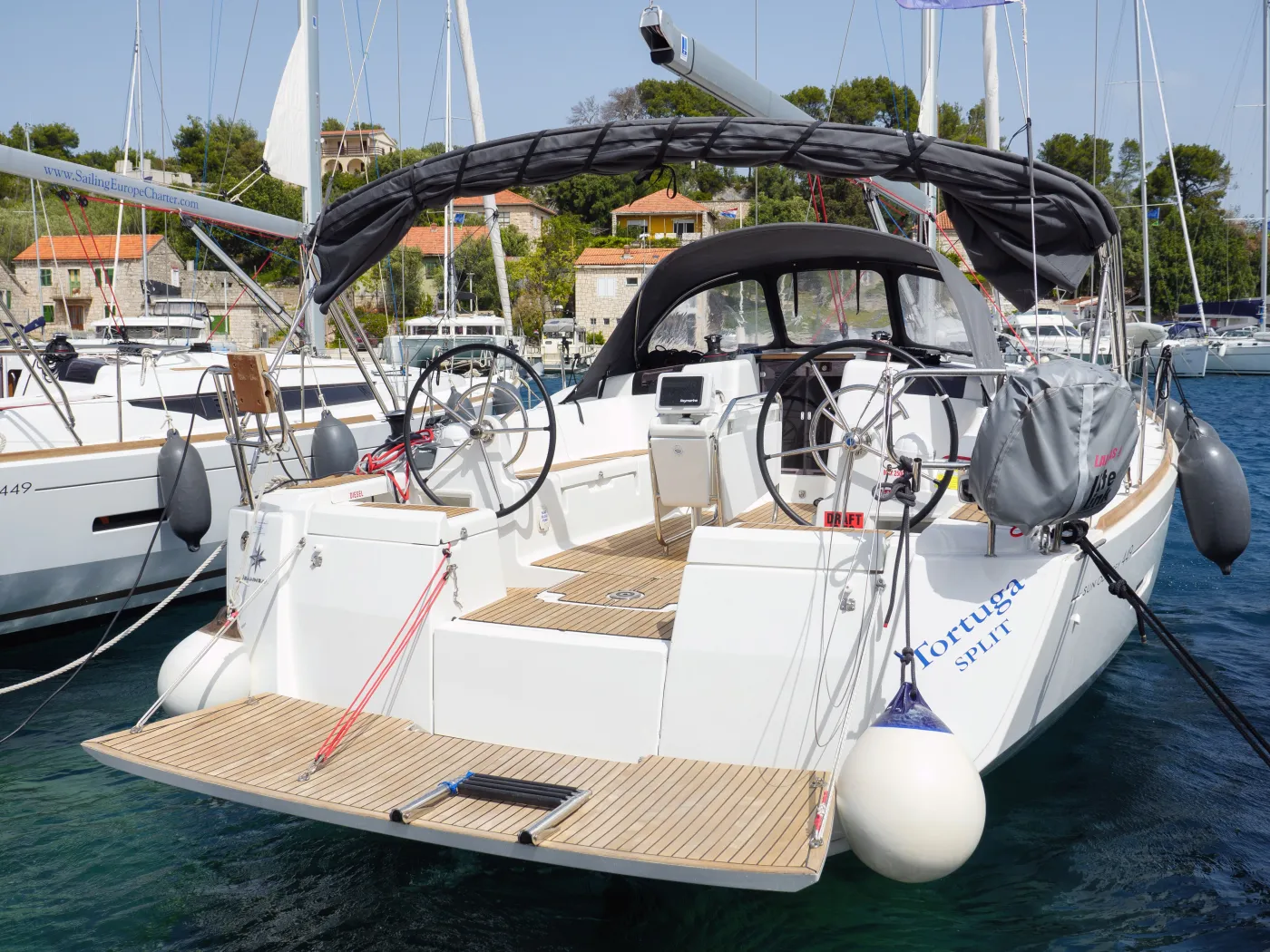 TORTUGA - Sailboat in Rogač