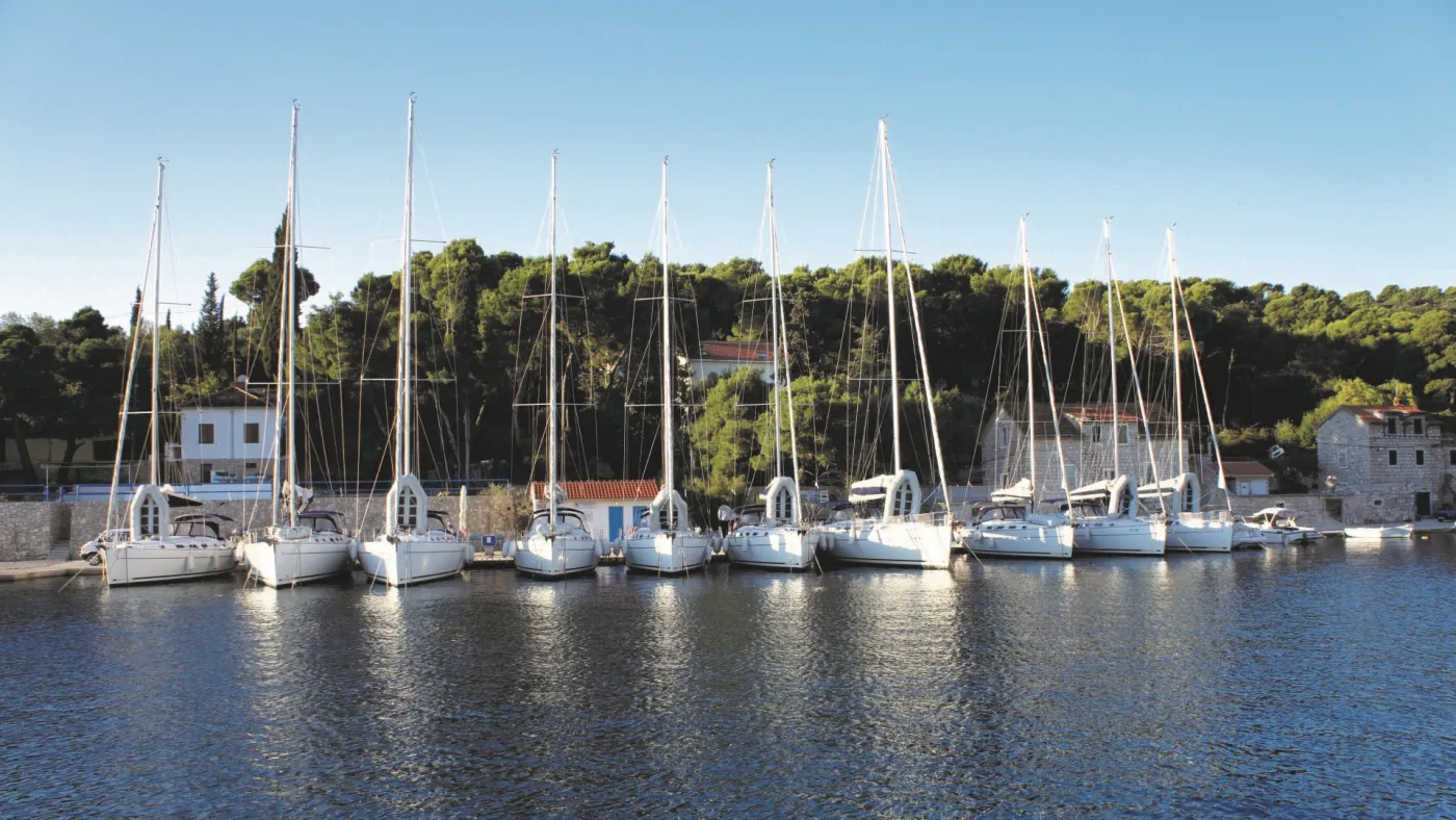 GALAPAGOS - Catamaran in Rogač