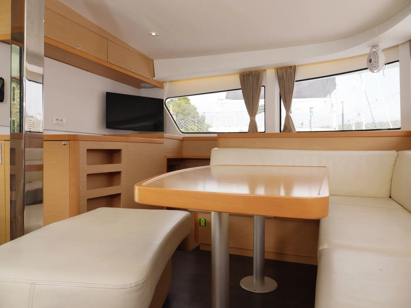 GALAPAGOS - Catamaran in Rogač