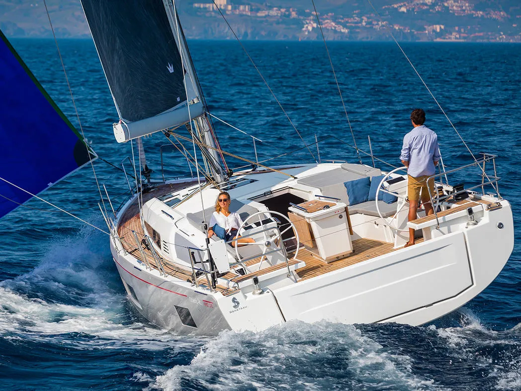 Everest - Sailboat in Rogač