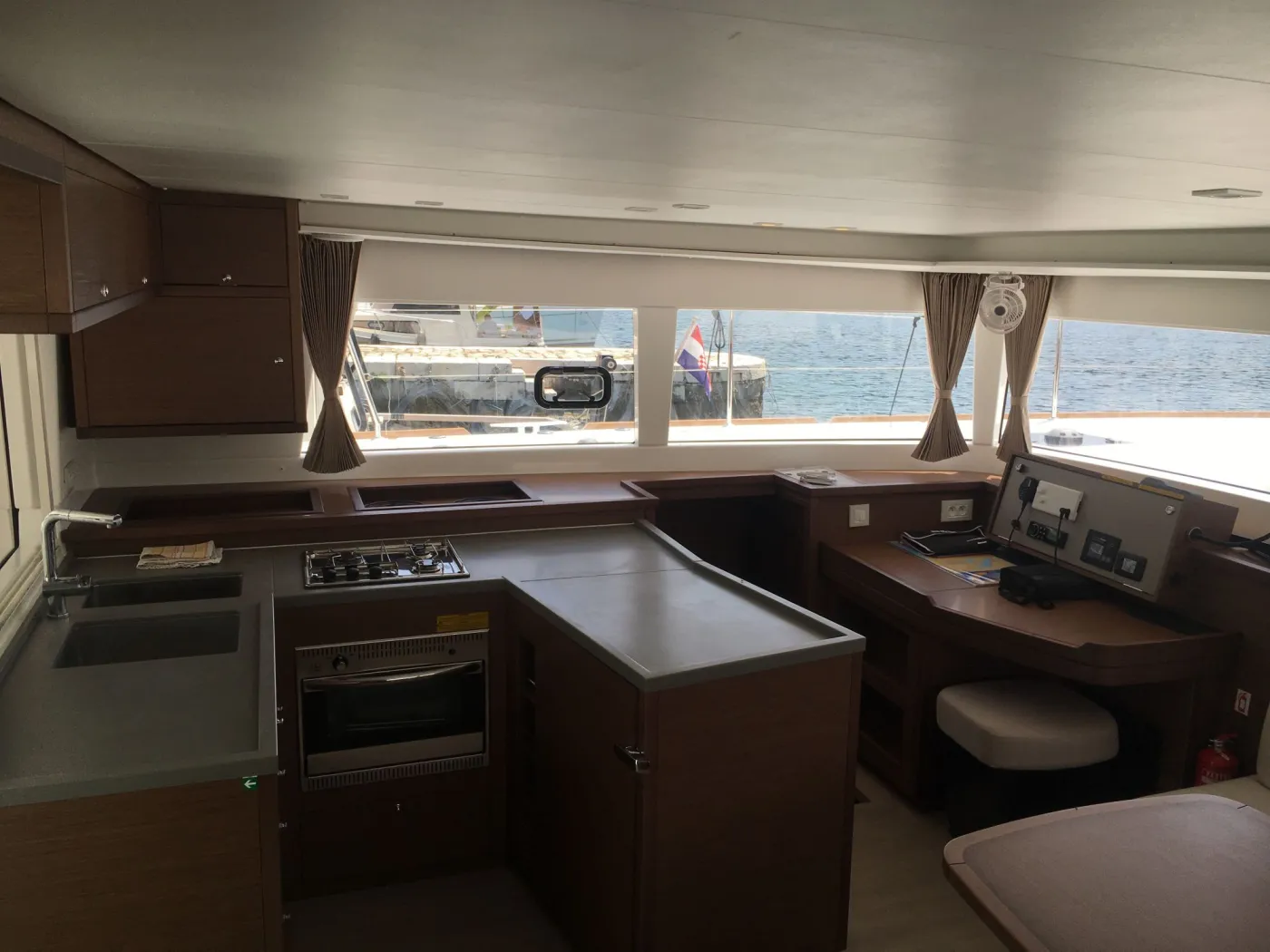 SAMOGON - Catamaran in Rogač