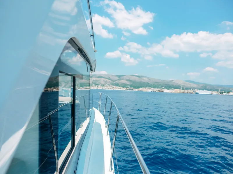 Ivona - Motor Yat içinde Seget Donji