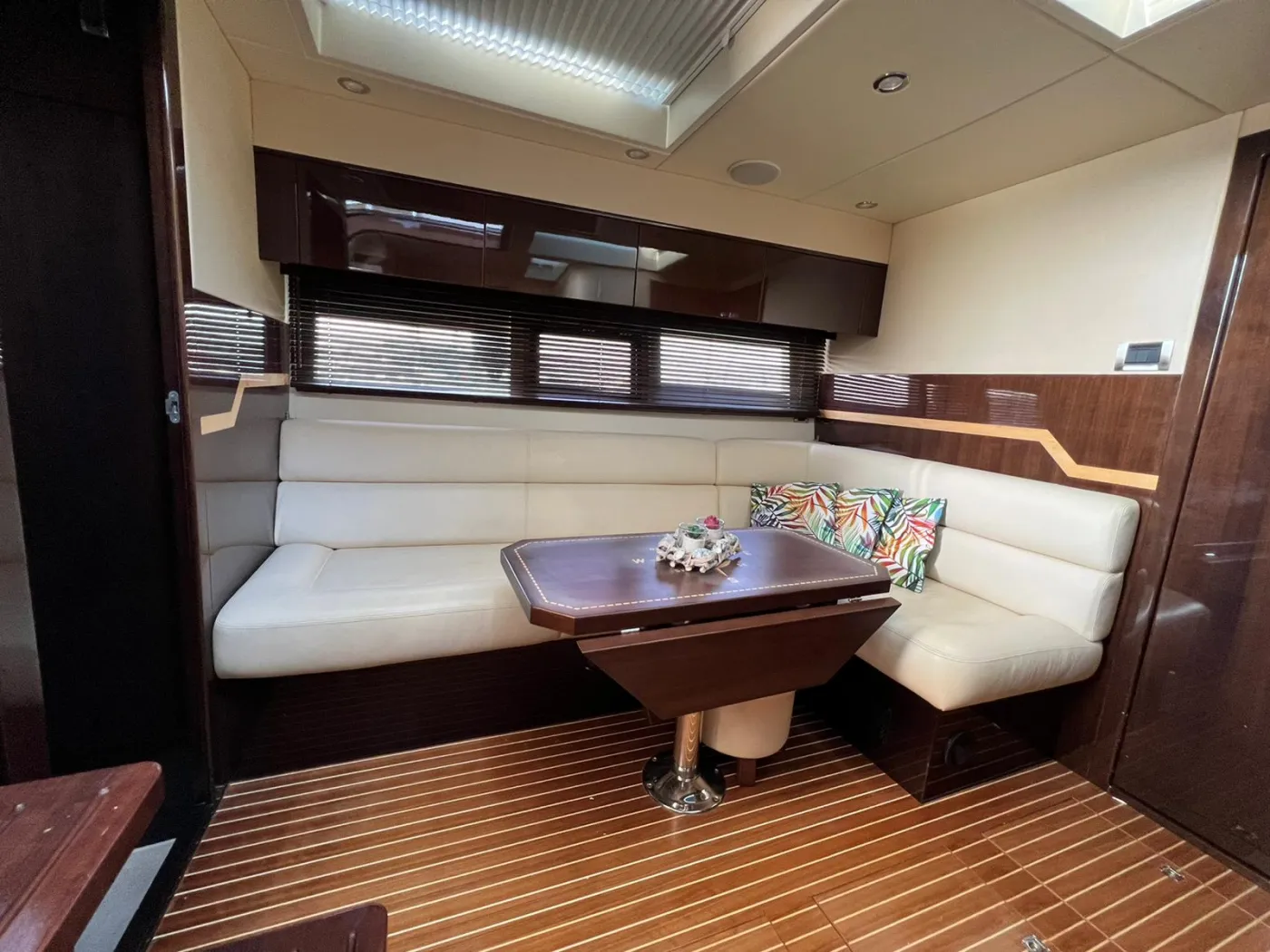 Manoli - Motor Yacht in Seget Donji