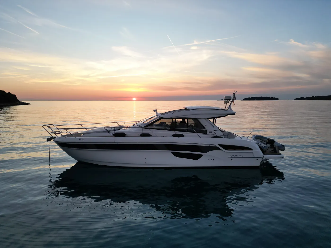 Varola - Motor Yacht in Seget Donji