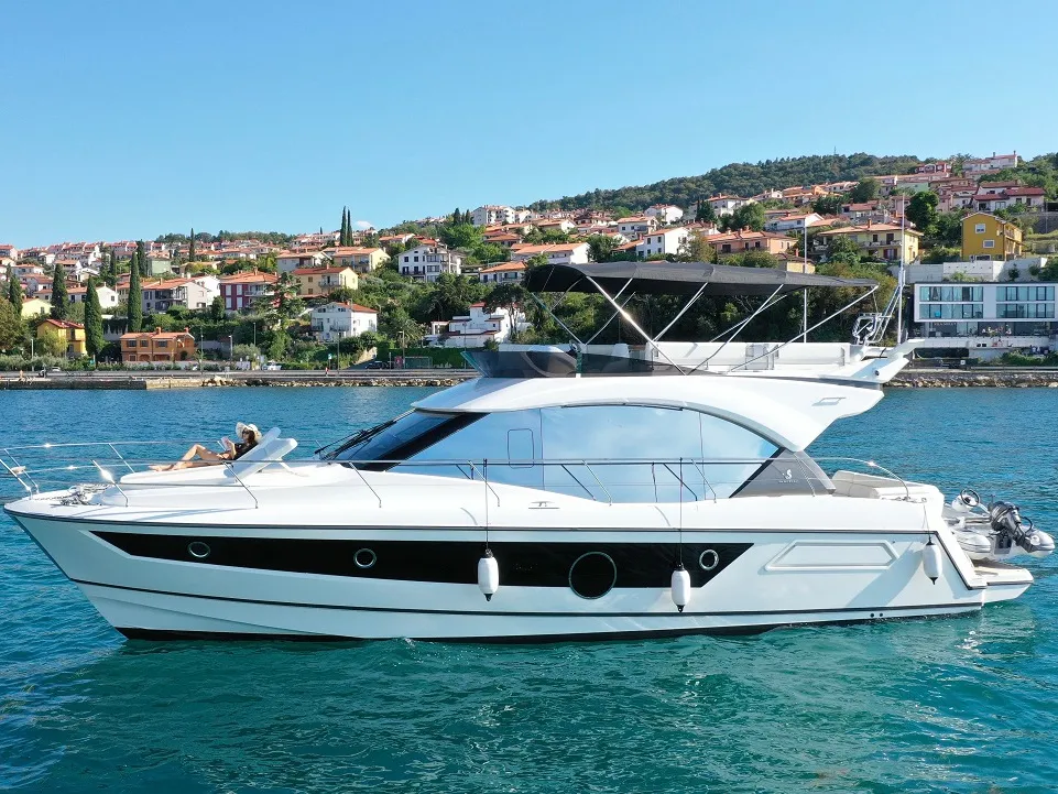 Nora - Motor Yacht in Seget Donji