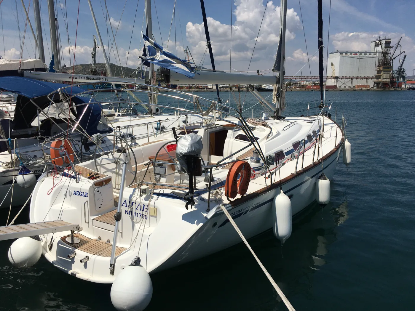 Aegle - Yelkenli içinde Volos