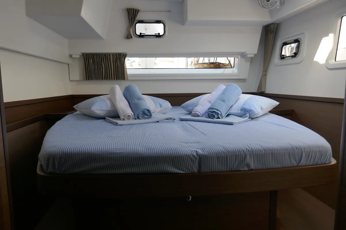 Coral Seas - Catamaran in Lavrio
