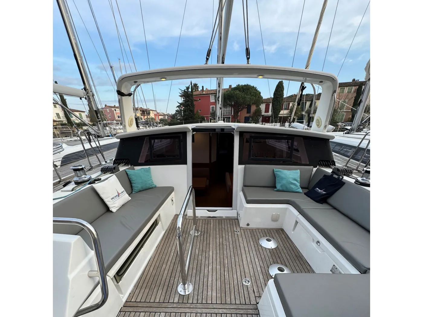 Hadi Hadi - Sailboat in Grimaud