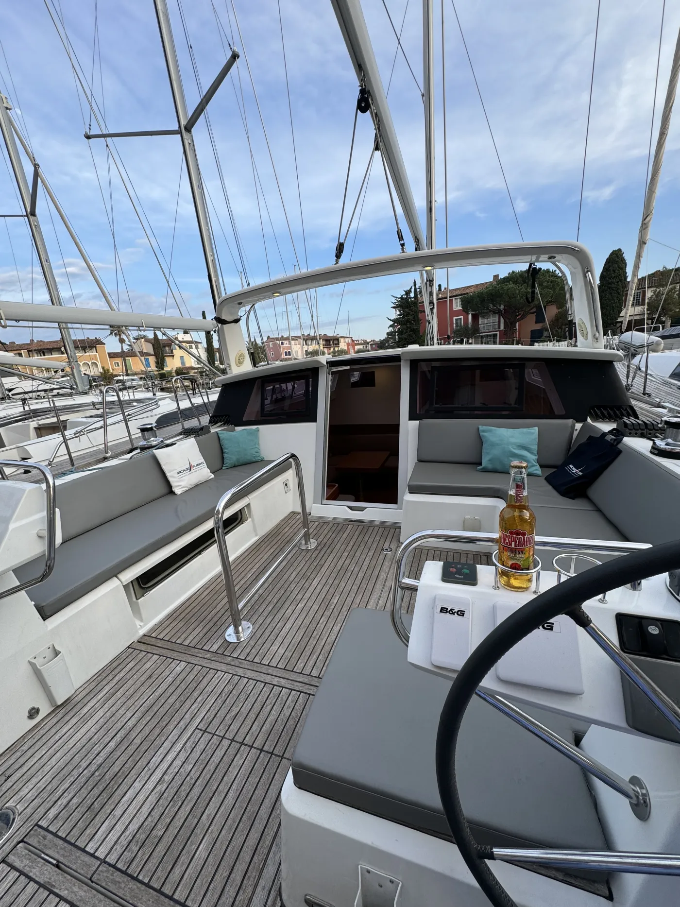 Hadi Hadi - Sailboat in Grimaud